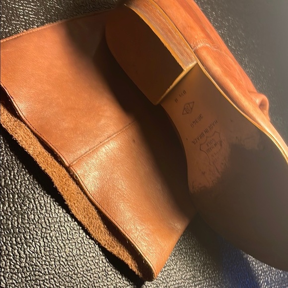 Apostrophe Brown Heeled Boots Minimalist Design - Picture 4 of 4